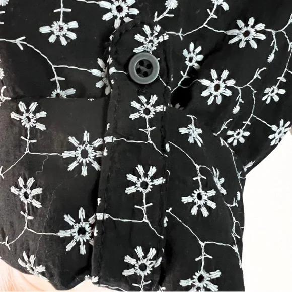 Velvet Heart Oversized Eyelet Embroidered Button  Down Shirt Blouse Size 2X - Picture 7 of 10